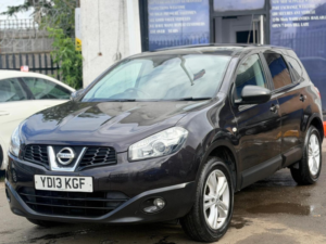 2013 Nissan Qashqai+2 1.6 Acenta 2WD Euro 5 (s/s) 5dr in Black — image 3