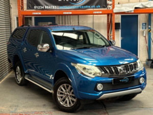 2017 Mitsubishi L200 2.4 Di-D Dc Barbarian Auto 4WD Euro 6 4dr in Blue — image 1