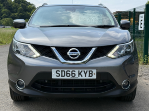 2016 Nissan Qashqai 1.5 Dci Tekna SUV 5dr Diesel Manual 2WD Euro 6 (s/s) (110 Ps) in Grey — image 2