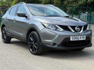 2016 Nissan Qashqai 1.5 Dci Tekna SUV 5dr Diesel Manual 2WD Euro 6 (s/s) (110 Ps) in Grey — image 3