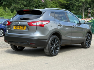 2016 Nissan Qashqai 1.5 Dci Tekna SUV 5dr Diesel Manual 2WD Euro 6 (s/s) (110 Ps) in Grey — image 5
