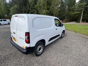 2024 Citroen Berlingo 24 Plate 1.5 Bluehdi 1000 Enterprise M in White — image 5