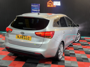 2014 Kia Ceed 1.6 Crdi Ecodynamics 4 in Silver — image 2