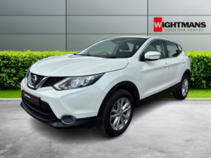 2014 Nissan Qashqai 1.5 Dci Acenta in White — image 3