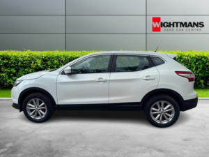 2014 Nissan Qashqai 1.5 Dci Acenta in White — image 4