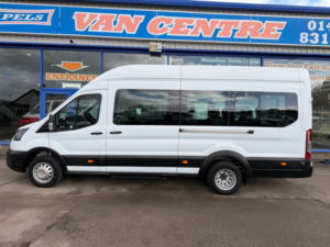 2021 Ford Transit 2.0 460 Ecoblue Trend 17 Seater Minibus 5dr Diesel Manual Rwd L4 H3 Euro 6 130 Ps in White — image 3