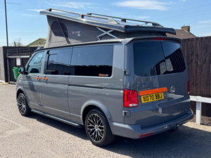 2021 Volkswagen Transporter 2.0 Tdi T30 Highline Fwd Lwb Euro 6 (s/s) 5dr in Grey — image 2