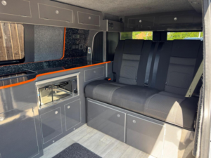 2021 Volkswagen Transporter 2.0 Tdi T30 Highline Fwd Lwb Euro 6 (s/s) 5dr in Grey — image 4