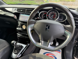 2016 Ds Automobiles Ds 3 1.6 Bluehdi Prestige Hatchback 3dr Diesel Manual Euro 6 (s/s) (120 Ps) in Black — image 5