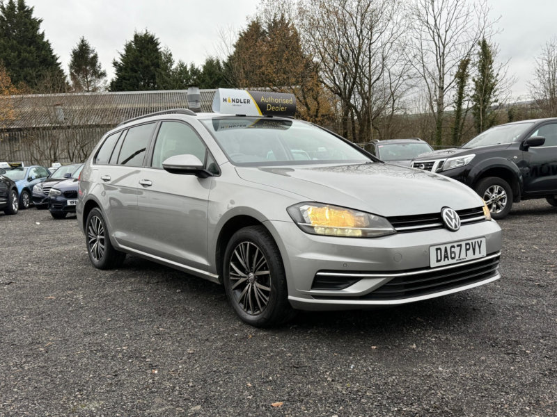 2017 Volkswagen Golf 1.6 Tdi Se Nav in Silver — image 1