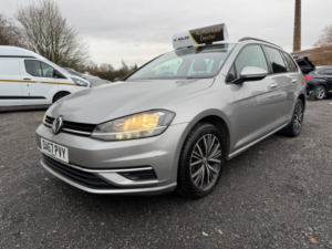 2017 Volkswagen Golf 1.6 Tdi Se Nav in Silver — image 3