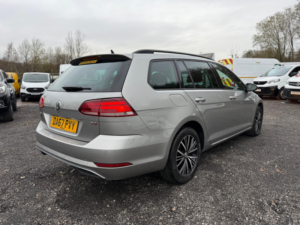 2017 Volkswagen Golf 1.6 Tdi Se Nav in Silver — image 6