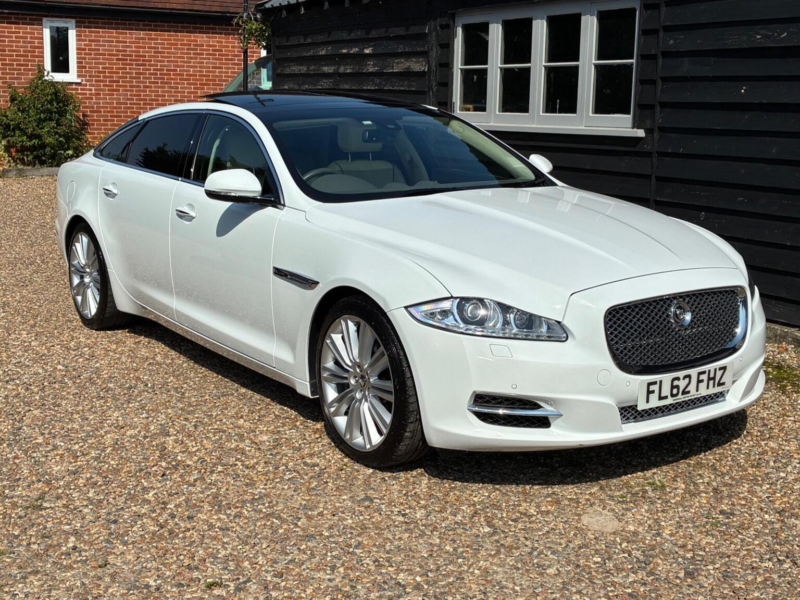 2012 Jaguar Xj 3.0d V6 Portfolio Auto Euro 5 (s/s) 4dr (lwb) in White — image 1