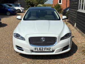 2012 Jaguar Xj 3.0d V6 Portfolio Auto Euro 5 (s/s) 4dr (lwb) in White — image 2