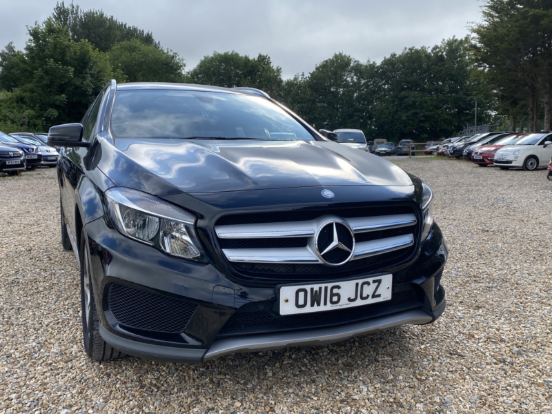 2016 Mercedes-Benz Gla 2.1 Gla220d Amg Line in Black — image 1