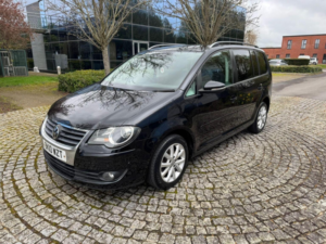 2010 Volkswagen Touran 2.0 Tdi Match 5dr (7 Seats) in Black — image 4