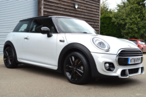 2018 MINI Hatch 1.5 Cooper 3-Door in Silver — image 1
