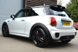 2018 MINI Hatch 1.5 Cooper 3-Door in Silver — image 5