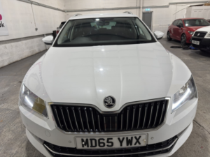 2016 Skoda Superb 2.0 Tdi Se Business in White — image 2