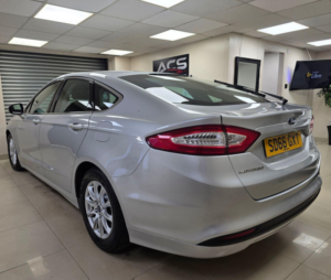 2016 Ford Mondeo 1.5 Tdci Econetic Zetec Hatchback 5dr Diesel Manual Euro 6 (s/s) (120 Ps) in Multicolour — image 3