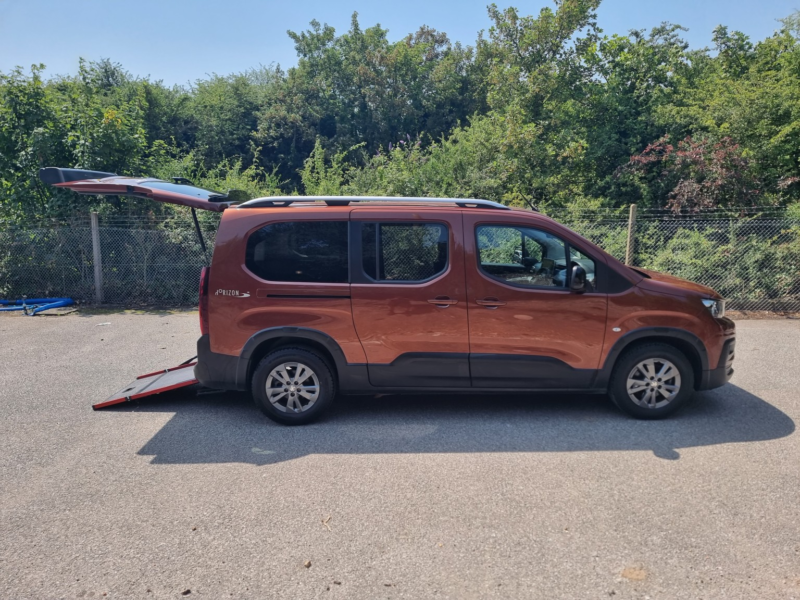 2022 Peugeot Rifter 1.2 Xl Horizon Re Plus in Bronze — image 1