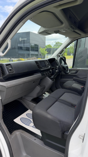 2020 Volkswagen Crafter 2.0 Tdi Cr35 Trendline Fwd Mwb Euro 6 (s/s) 5dr in White — image 3