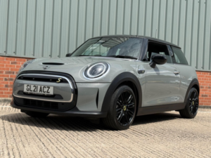 2021 MINI Electric Hatch Cooper Se 32.6kwh Level 2 Auto 3dr in Grey — image 2