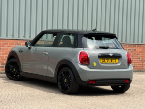 2021 MINI Electric Hatch Cooper Se 32.6kwh Level 2 Auto 3dr in Grey — image 4