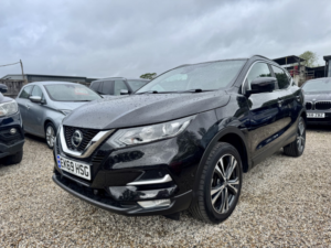 2019 Nissan Qashqai 1.3 Dig-T N-Connecta in Black — image 2
