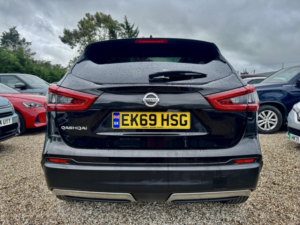 2019 Nissan Qashqai 1.3 Dig-T N-Connecta in Black — image 4