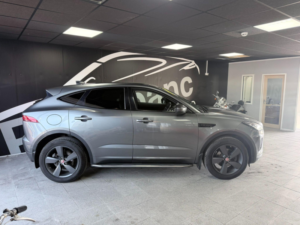 2019 Jaguar E-Pace 2.0 D150 Chequered Flag Auto AWD Euro 6 (s/s) 5dr in Grey — image 6