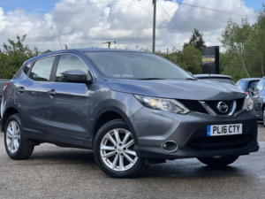2016 Nissan Qashqai 1.2 Dig-T Acenta in Grey — image 2