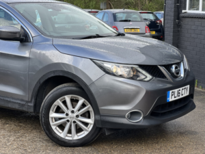 2016 Nissan Qashqai 1.2 Dig-T Acenta in Grey — image 3