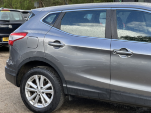 2016 Nissan Qashqai 1.2 Dig-T Acenta in Grey — image 6