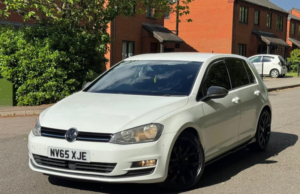 2016 Volkswagen Golf 1.6 Tdi Bluemotion Tech Match Edition in White — image 3