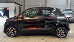 2016 Renault Twingo 1.0 Dynamique S Sce 70 Black 5dr Low Tax in Black — image 2