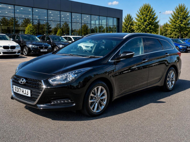 2017 Hyundai I40 1.7 Crdi Blue Drive Se Nav Tourer Euro 6 (s/s) 5dr in Black — image 1
