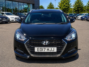 2017 Hyundai I40 1.7 Crdi Blue Drive Se Nav Tourer Euro 6 (s/s) 5dr in Black — image 2