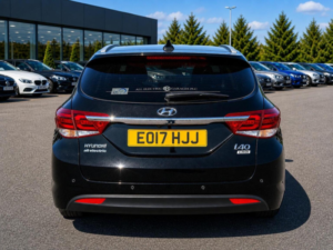 2017 Hyundai I40 1.7 Crdi Blue Drive Se Nav Tourer Euro 6 (s/s) 5dr in Black — image 5