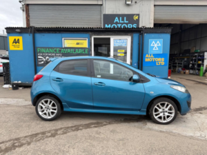 2014 Mazda Mazda2 1.3 Tamura Euro 5 5dr in Blue — image 2