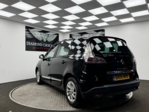 2016 Renault Scenic 1.2 Dynamique Nav Tce 130 in Black — image 4