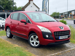 2012 Peugeot 3008 1.6 Hdi Active Euro 5 5dr in Red — image 1