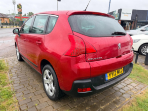 2012 Peugeot 3008 1.6 Hdi Active Euro 5 5dr in Red — image 4