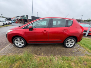 2012 Peugeot 3008 1.6 Hdi Active Euro 5 5dr in Red — image 5