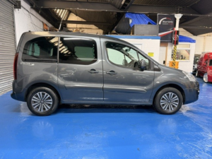 2019 Peugeot Partner 1.6 in Grey — image 5
