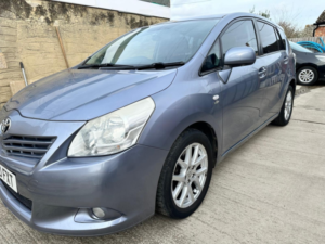 2010 Toyota Verso 2.2 D-Cat Tr in Blue — image 3