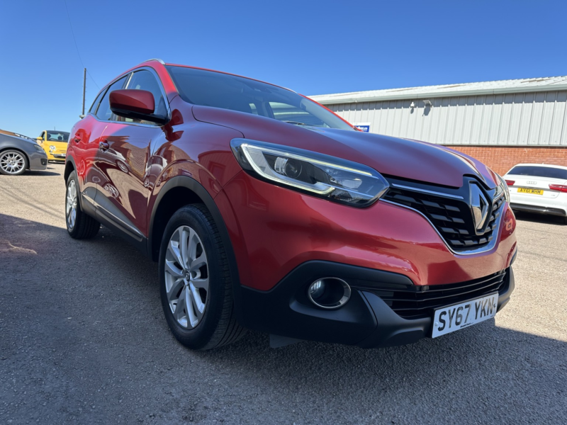 2017 Renault Kadjar 1.2 Dynamique Nav Tce 130 in Red — image 1