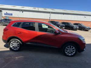 2017 Renault Kadjar 1.2 Dynamique Nav Tce 130 in Red — image 2