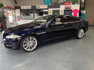 2014 Jaguar Xj 3.0 V6 Portfolio Auto Euro 5 (s/s) 4dr (lwb) in Blue — image 4