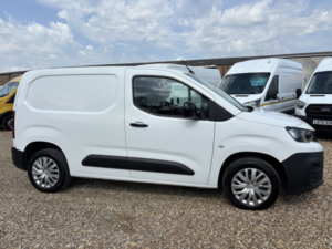 2022 Peugeot Partner 1.5 Bluehdi 1000 Professional Premium in White — image 2